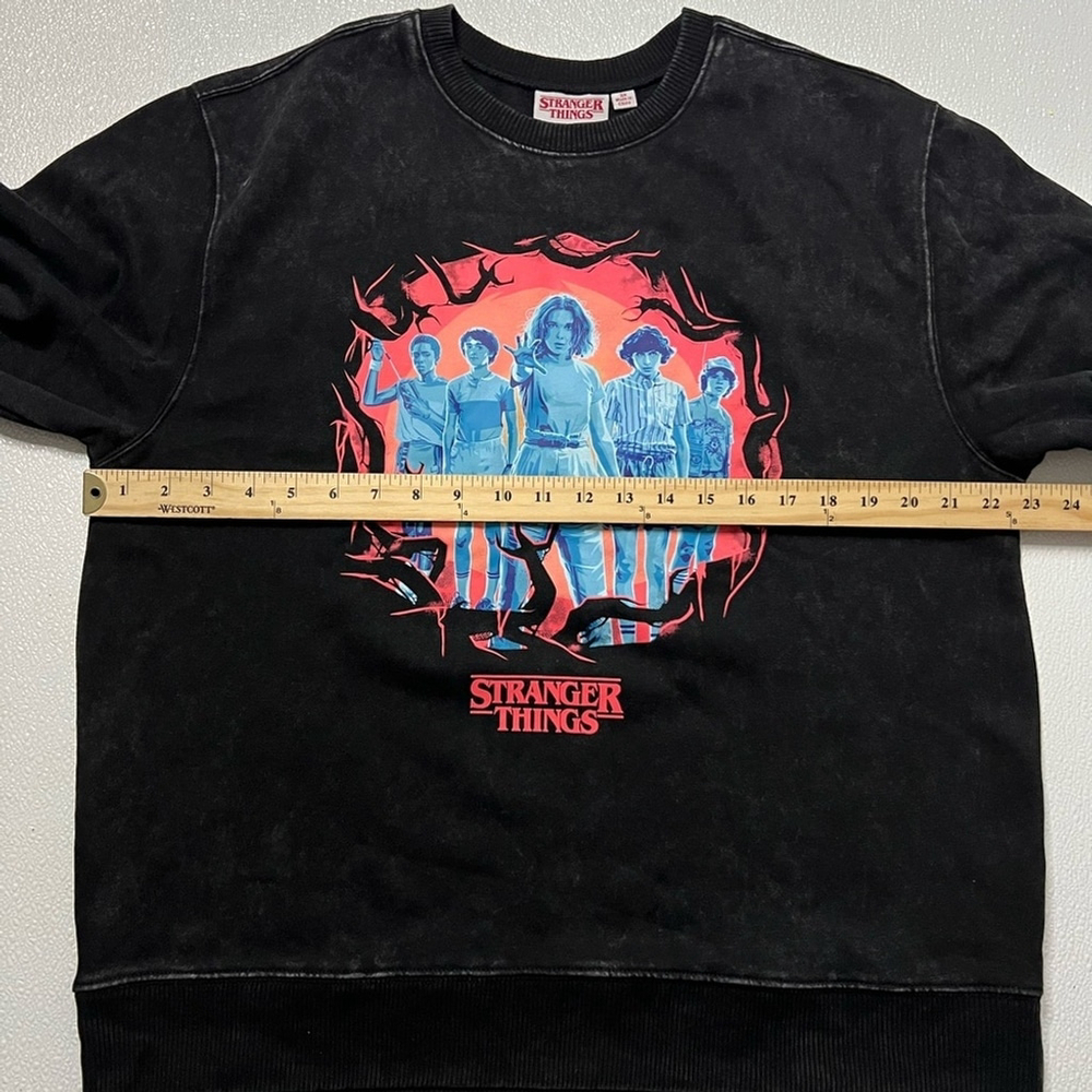 Stranger Things Juniors Crew Neck Sweater Black Size 2X NWOT - Picture 4 of 8